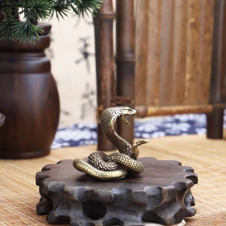 Copper snake small ornaments