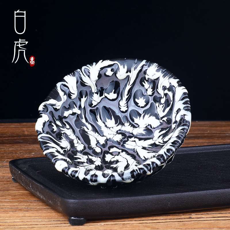 AMAZING SET - Four Great Mythical Beasts Teacup